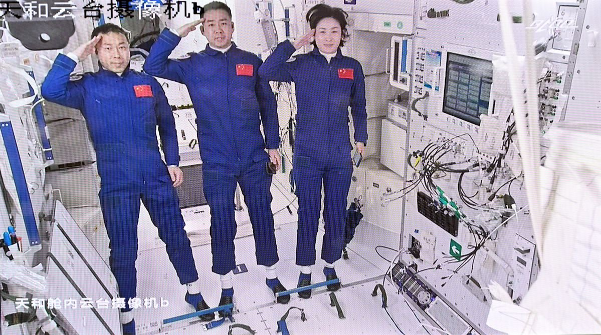 Astronauts sent on mission to complete space station